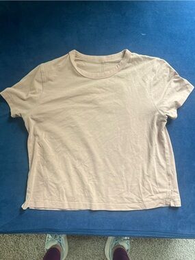Women’s Lululemon Tee